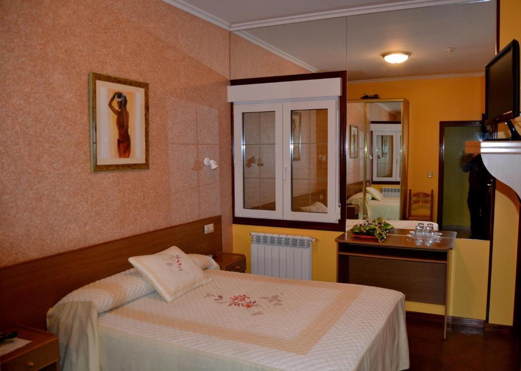 Hostal Residencia Bahia Laxe Bagian luar foto