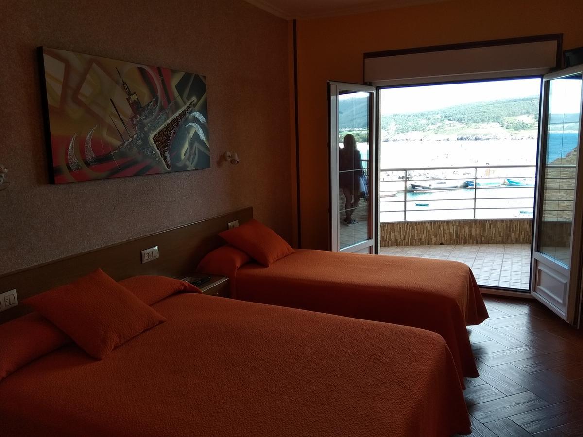 Hostal Residencia Bahia Laxe Bagian luar foto