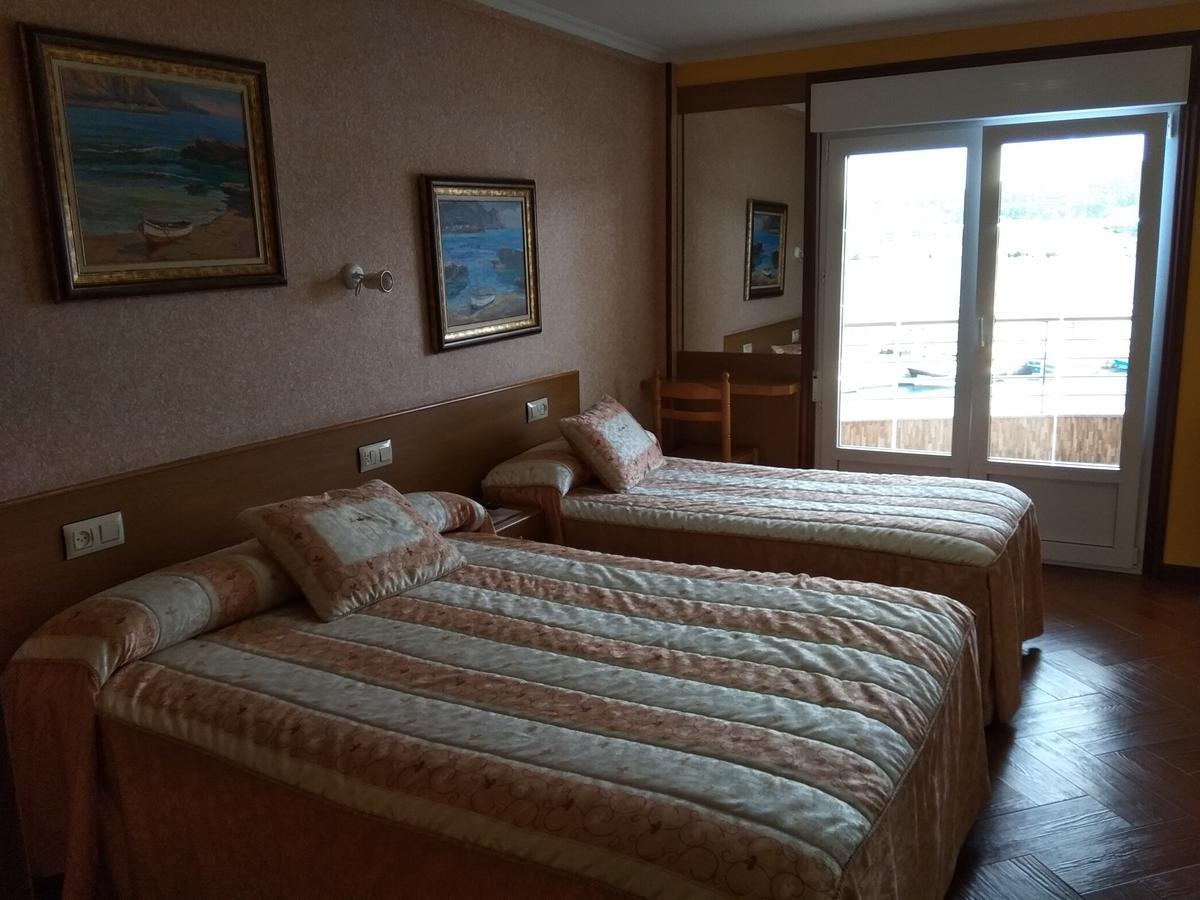 Hostal Residencia Bahia Laxe Bagian luar foto