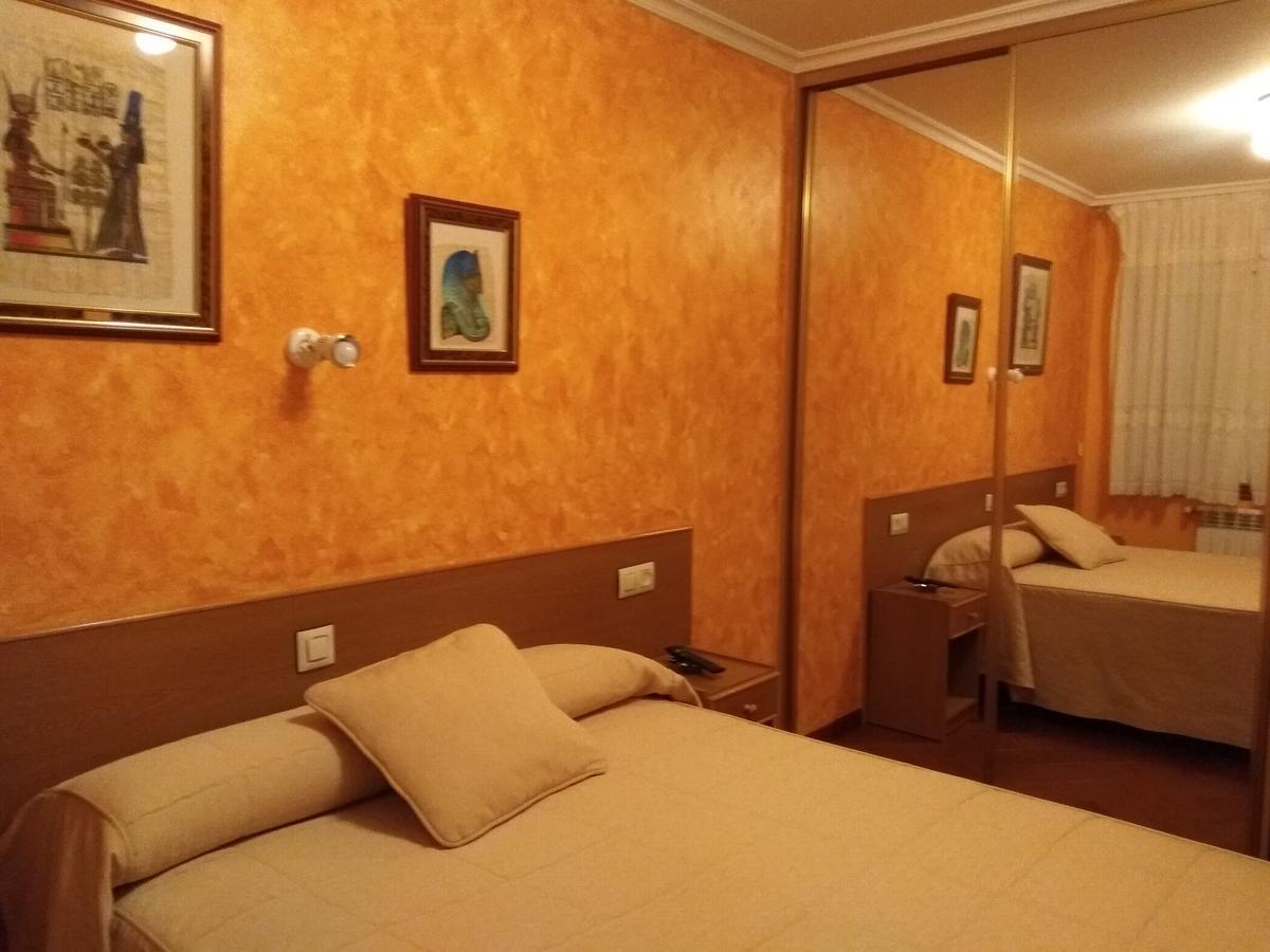 Hostal Residencia Bahia Laxe Bagian luar foto