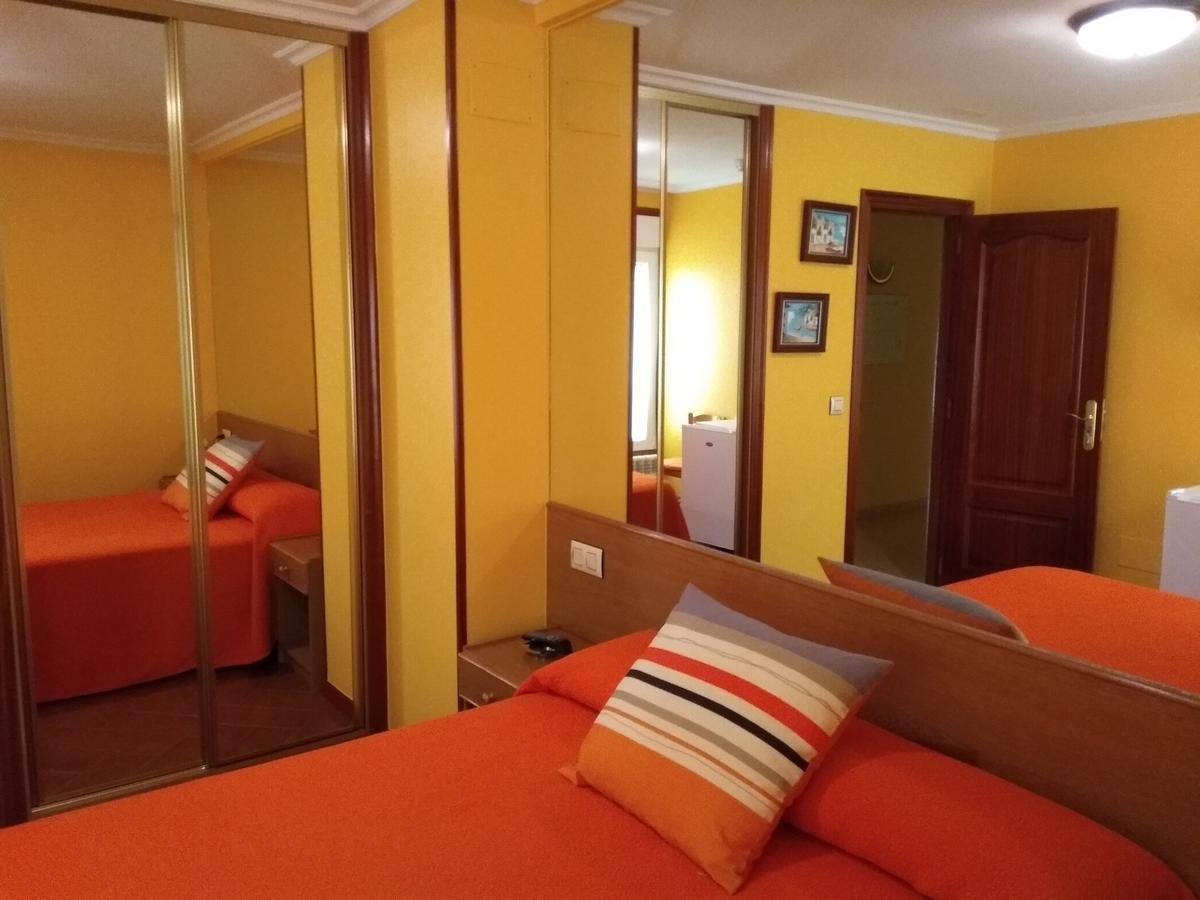 Hostal Residencia Bahia Laxe Bagian luar foto