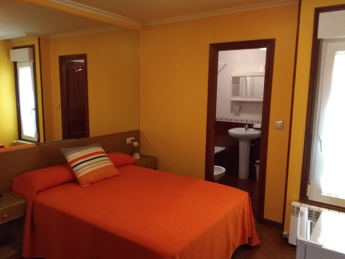 Hostal Residencia Bahia Laxe Bagian luar foto