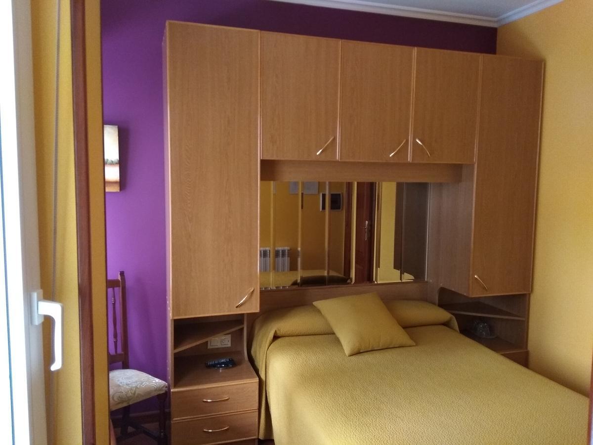 Hostal Residencia Bahia Laxe Bagian luar foto