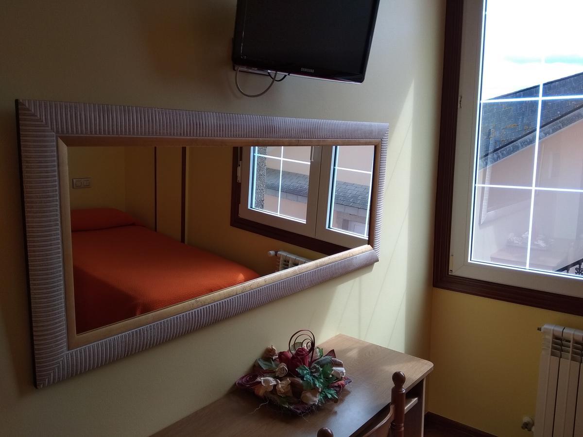 Hostal Residencia Bahia Laxe Bagian luar foto