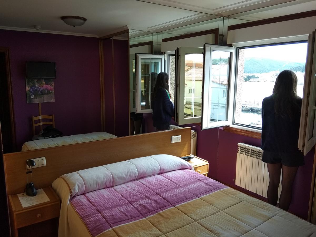 Hostal Residencia Bahia Laxe Bagian luar foto