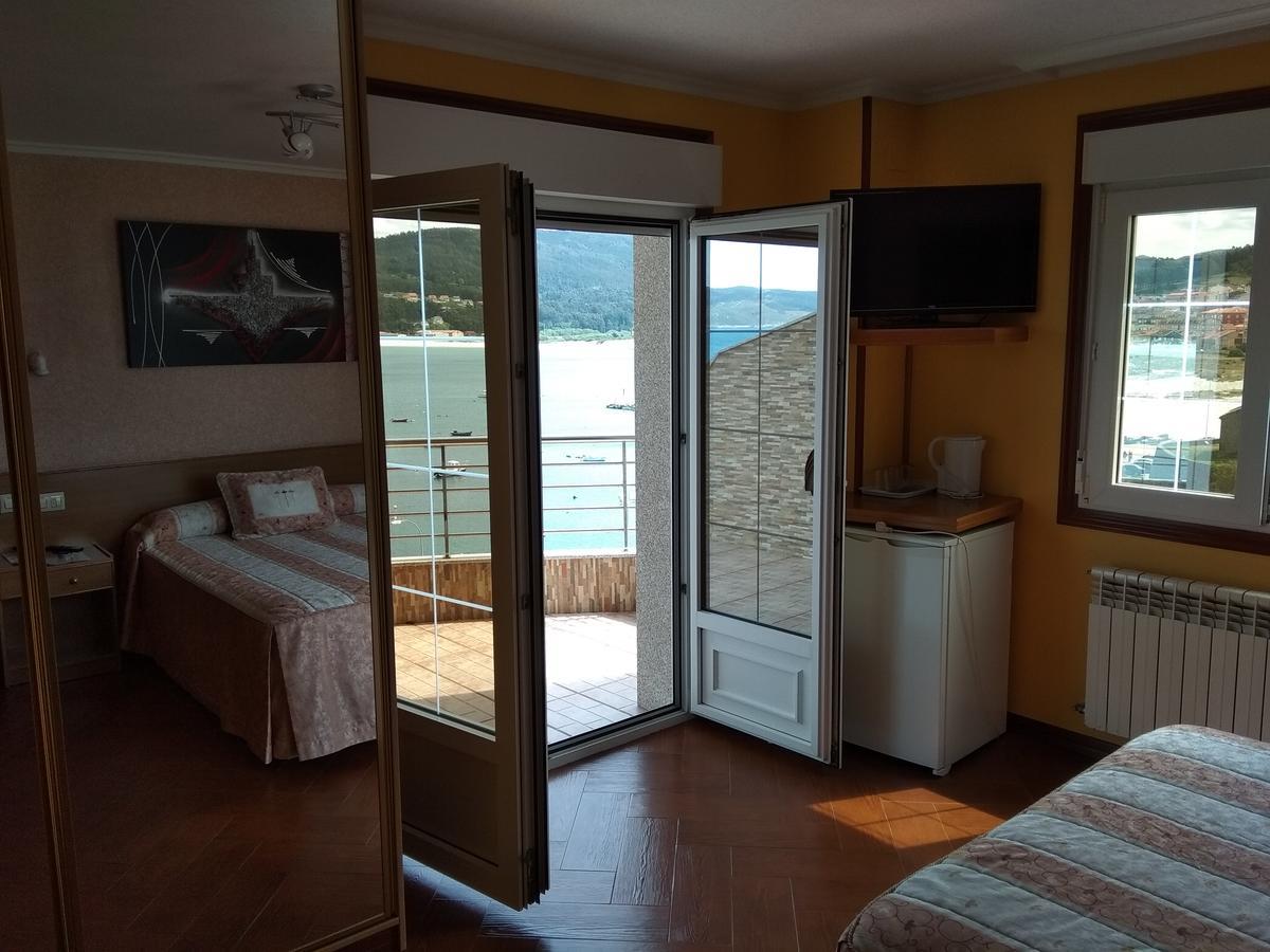 Hostal Residencia Bahia Laxe Bagian luar foto